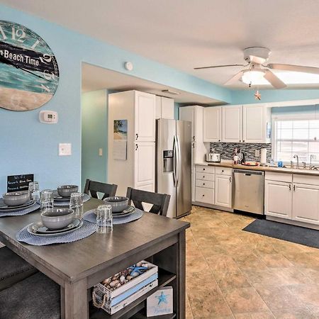 Surfside Beach Gem With Deck - 1 Block To Shore! Freeport Extérieur photo